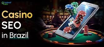 Pengguna gghoki melakukan pengaturan keamanan akun saat bermain melalui perangkat mobile mereka